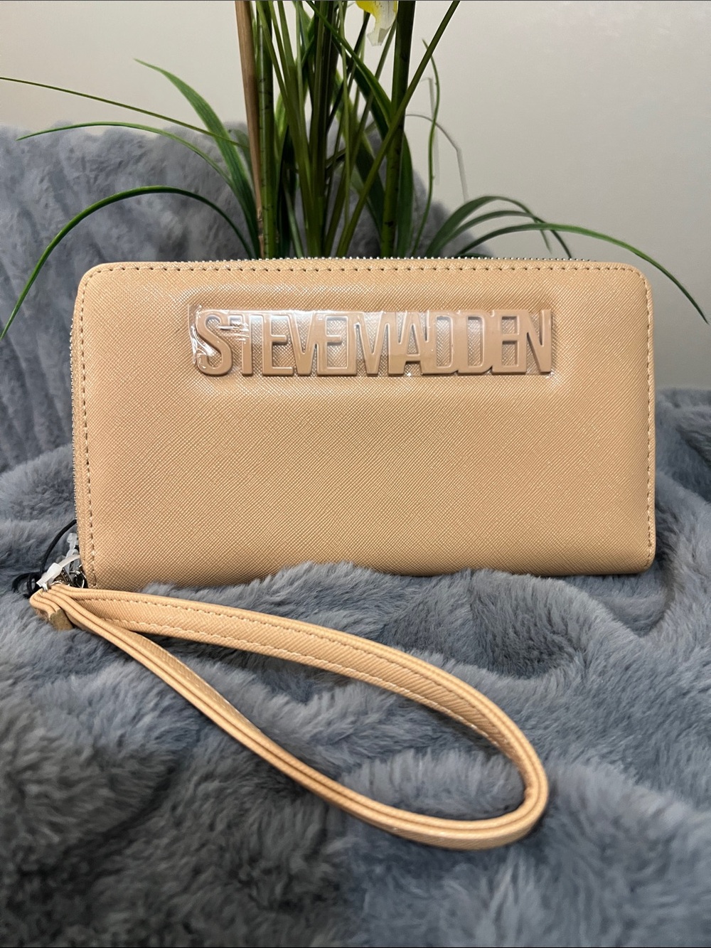 Steve Madden Camel/Tan Wristlet Wallet NWOT